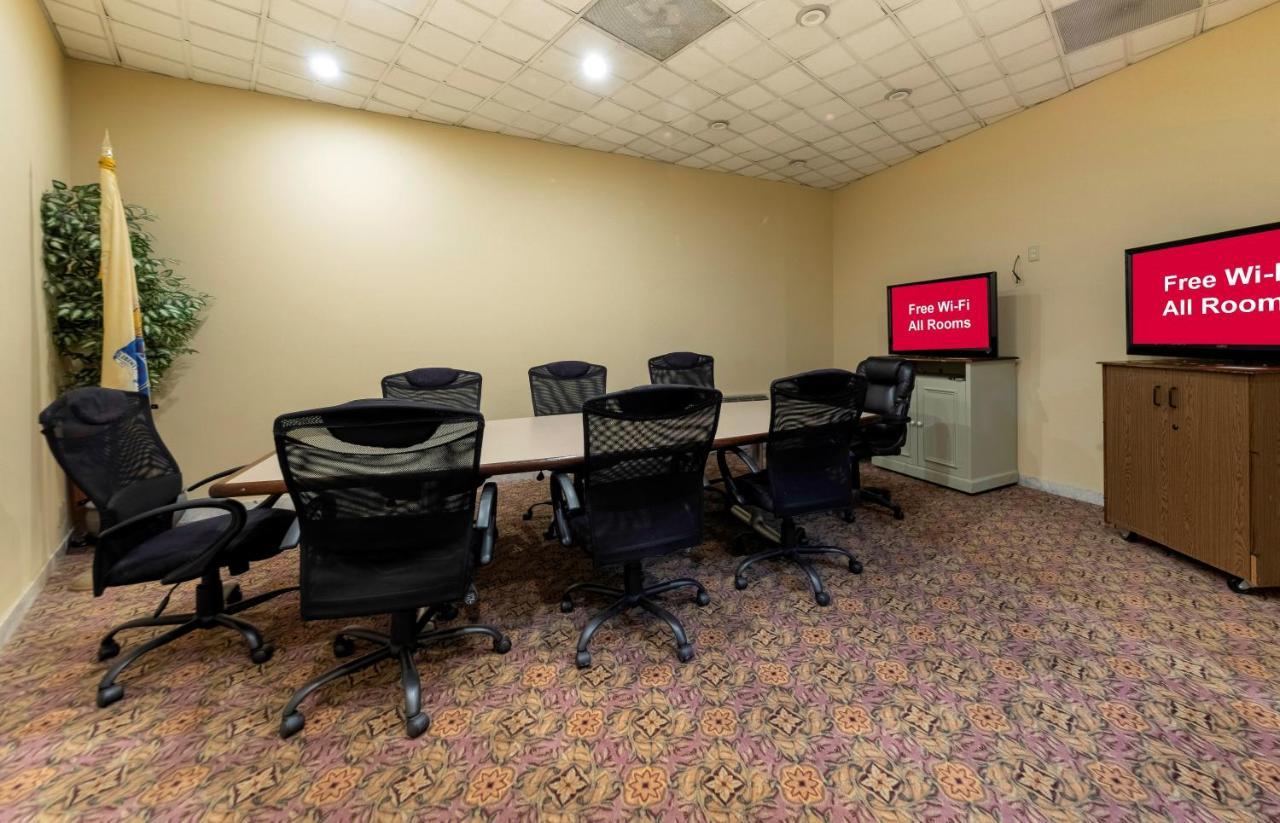 Red Roof Inn Plus Newark Liberty Airport - Carteret Exterior foto